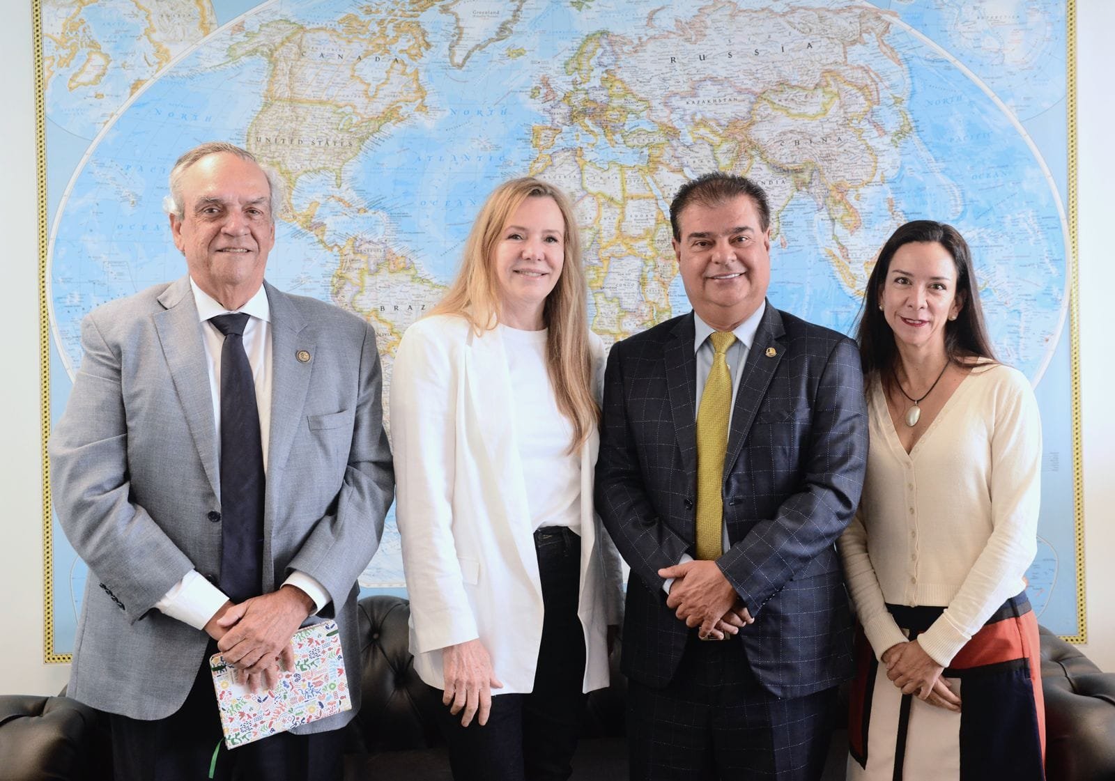 Reunião com a Secretária da OTCA, Vanessa Grazziotin, em Brasília