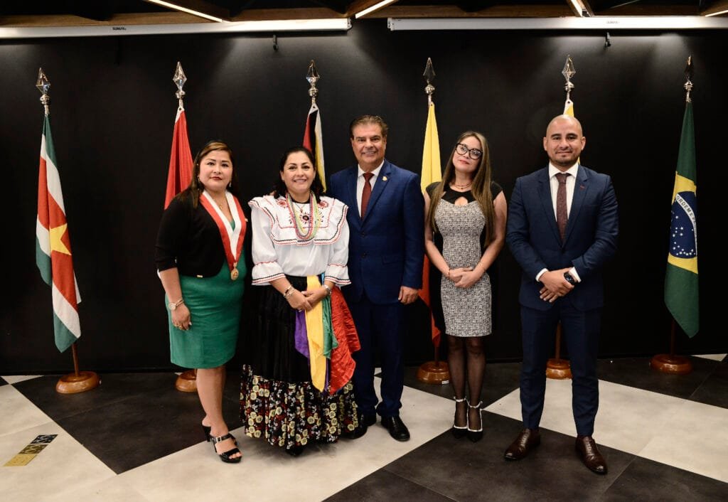 Presidente Nelsinho Trad e delegação do Peru. Brasília