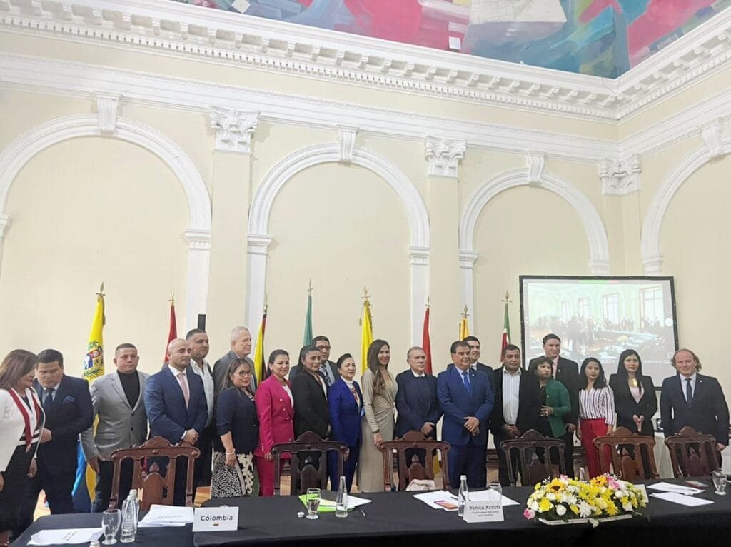 Delegações parlamentares durante a Reunião do Parlamaz no Congresso da República da Colômbia, Bogotá