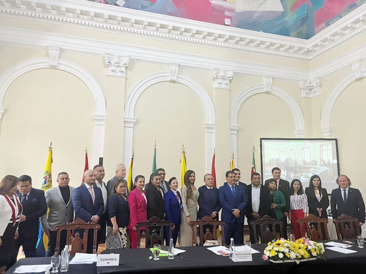 Delegações parlamentares durante a Reunião do Parlamaz no Congresso da República da Colômbia, Bogotá