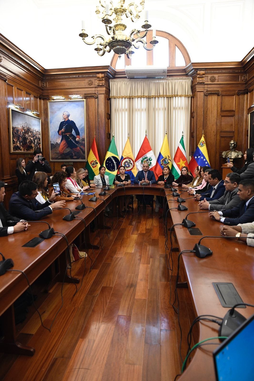 Reunião do Parlamaz no Congresso do Peru