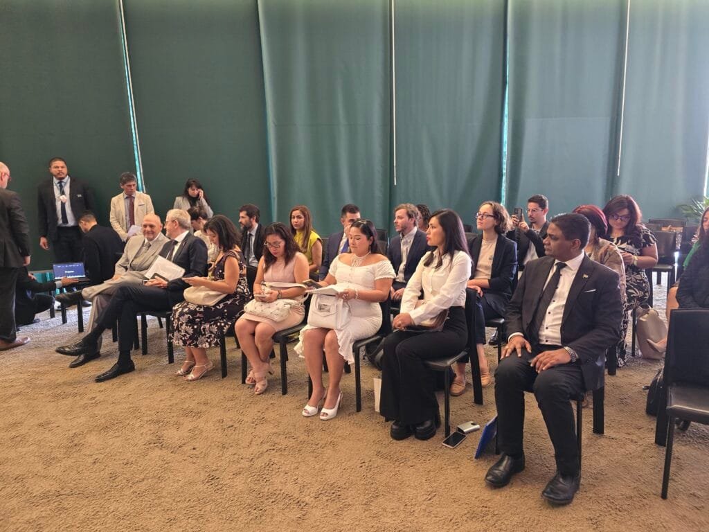 Delegações parlamentares durante o painel de bioeconomia nos países amazônicos, Brasília